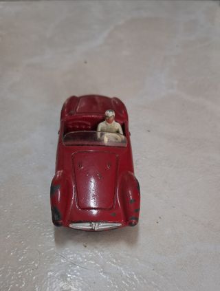 Miniatura Dinky Toys Carro Maserati