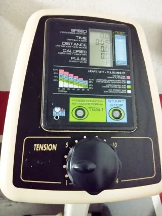 Bicicleta estática blanca