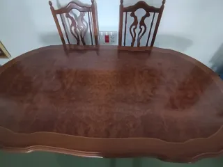 Mesa de salón extensible de madera