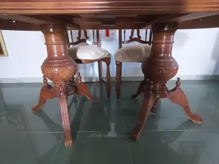 Mesa de salón extensible de madera