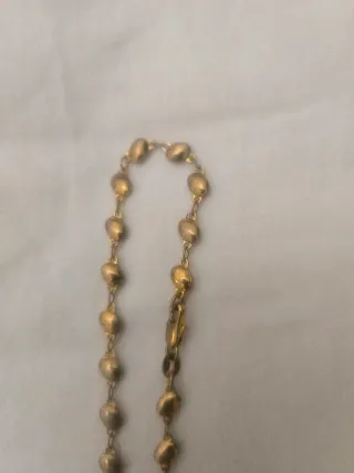 Colgante con cadena chapado oro de 60 cm de larga