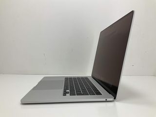 portatil apple apple macbook air m3 8-core 4.0 15 (10gpu) (2024) (a3114)