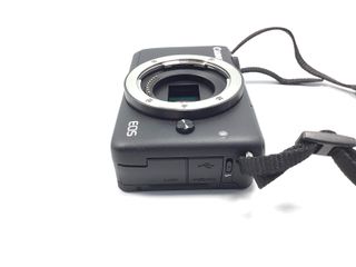 camara digital evil canon eos m10