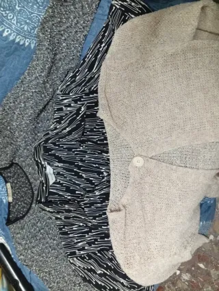 3 prendas: 2 hombreras y 1 cachemir