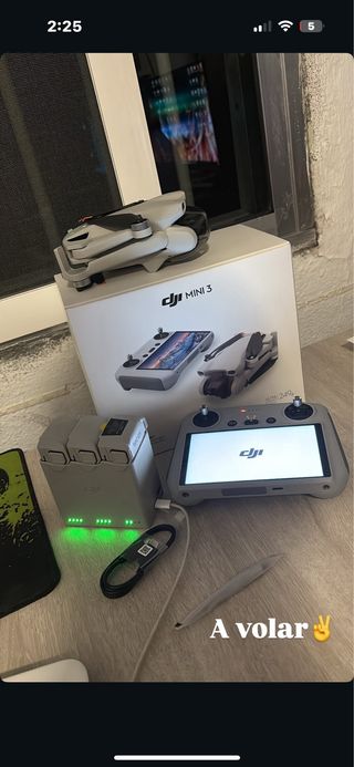 DJI Mini 3 Drone con Control Remoto