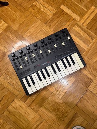 Controlador MIDI Reloop