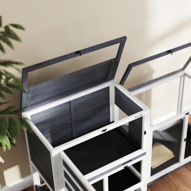 Conejera De Interior de 2 Niveles, Jaula para 2-3 Conejos Con 6 Ruedas, Rampa, Techo Abierto, Área Abierta Y 3 Bandejas, Casita para Conejos de Madera de Abeto, 147X45X89.5 Cm, Gris