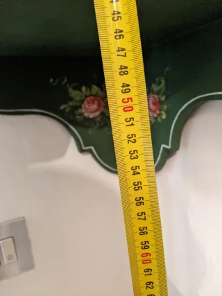 Mensola angolare vintage decorata