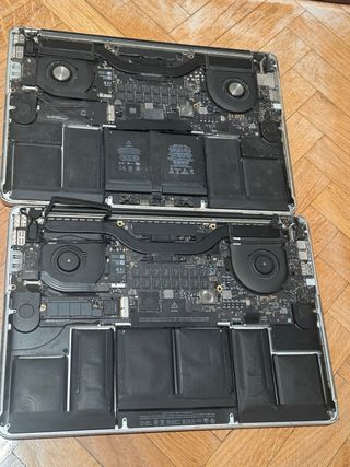 Dos MacBook Pro Apple
