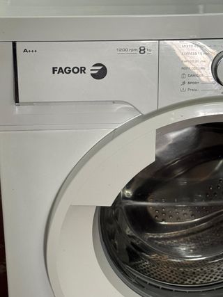 LAVADORA DE CARGA FRONTAL MARCA FAGOR DE 8 KILOS
