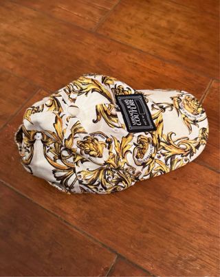 Chapéu Versace Jeans Couture Estampado Dourado