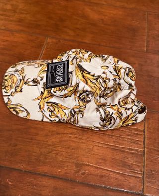 Chapéu Versace Jeans Couture Estampado Dourado