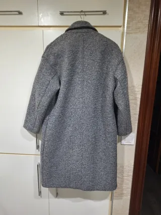 Abrigo oversize Stradivarius gris T. XS