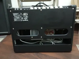 Fender Hot Rod Deluxe IV Amplificador Guitarra