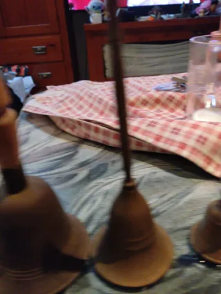 Antiche campanelle in metallo