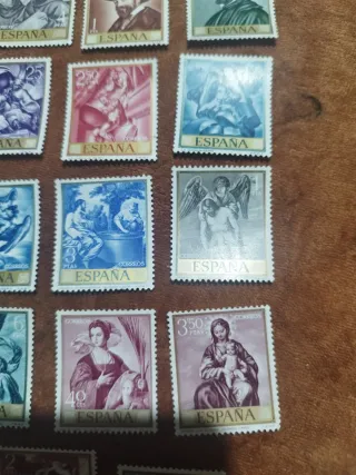 Lote 19 sellos España motivos religiosos