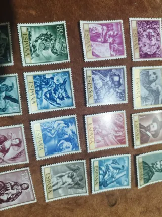 Lote 19 sellos España motivos religiosos