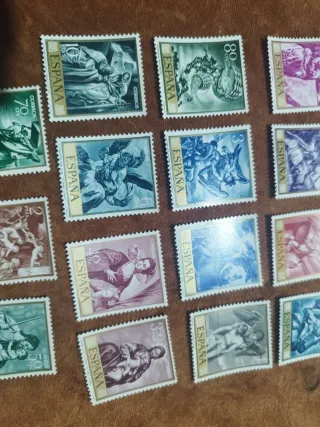 Lote 19 sellos España motivos religiosos