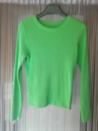 Jersey fino verde para mujer.