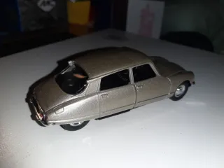 Citroen DS escala 1:35