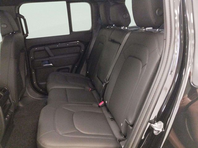 Land-Rover Defender 2.0 300E PHEV X-DYNAMIC SE 110 AUTO 4 300 5P