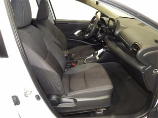 TOYOTA Yaris 1.5 120H Business Plus