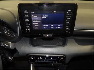 TOYOTA Yaris 1.5 120H Business Plus