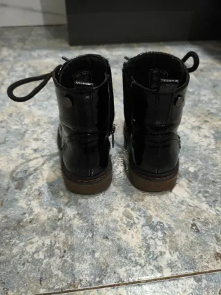 Botas Negras Charol Talla 24