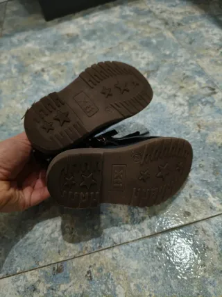 Botas Negras Charol Talla 24