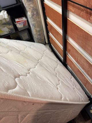 Letto una piazza e mezza contenitore