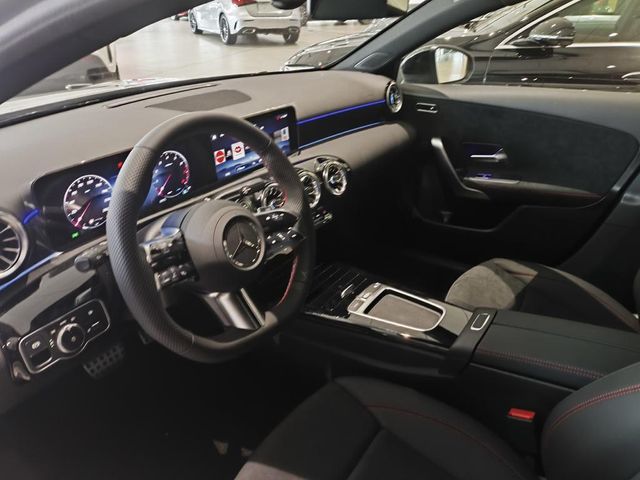 MERCEDES-BENZ CLASE A 200 Compacto[0-806+0-056]