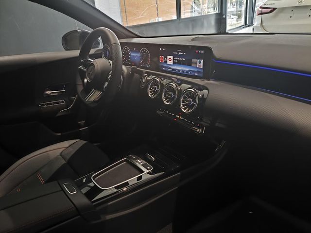 MERCEDES-BENZ CLASE A 200 Compacto[0-806+0-056]