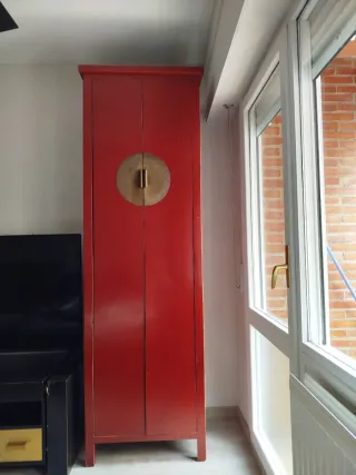 Mueble chino rojo y dorado