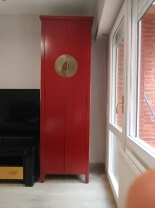 Mueble chino rojo y dorado