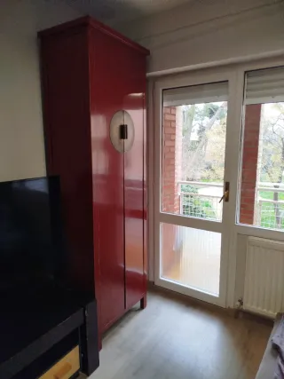 Mueble chino rojo y dorado