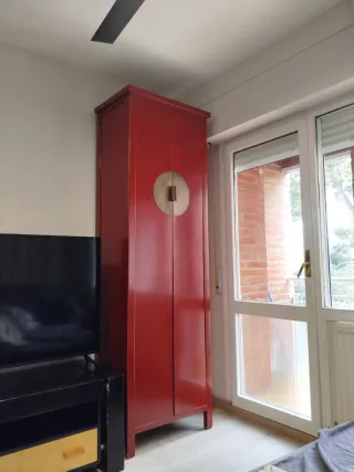 Mueble chino rojo y dorado