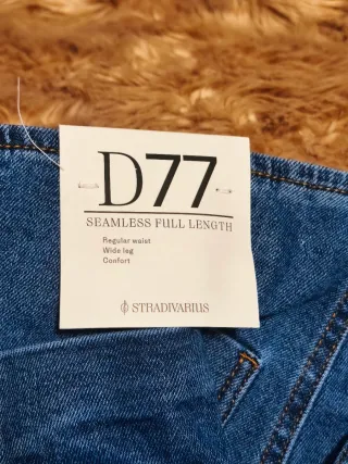 Pantalón acampanado Stradivarius Talla 38 y 36