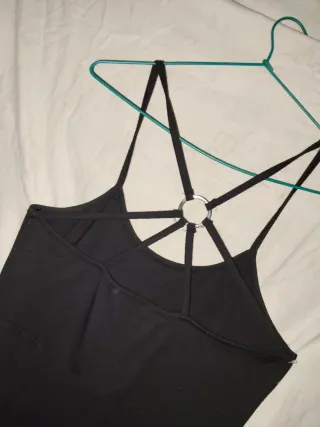 Vestido negro tirantes aro