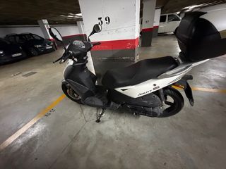 Kymco 125cc Scooter Automática