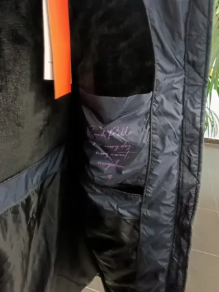 Abrigo azul marino impermeable Ecopluma