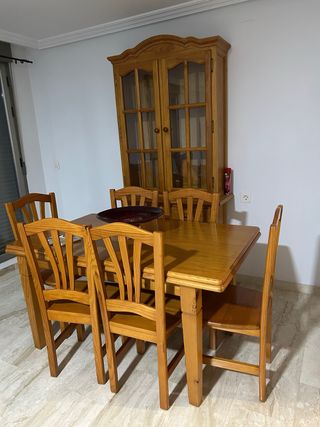 Conjunto mesa y sillas de madera