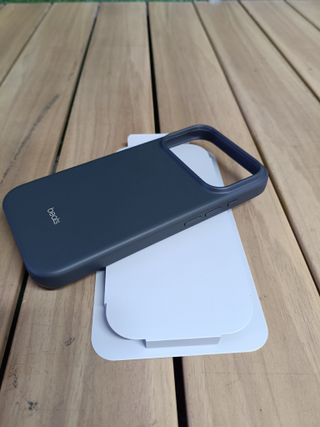 Apple Funda Beats con MagSafe y Control de Cámara para el iPhone 17 Pro - Gris antracita