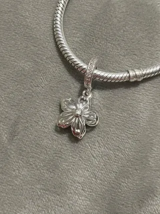 Charm Flor de Cerezo