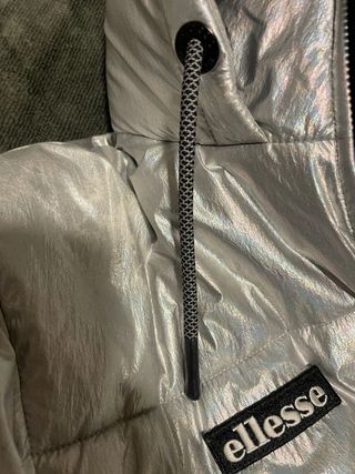 Abrigo plateado Ellesse acolchado
