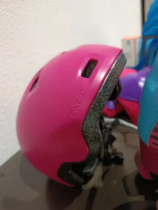 Patines rosas CallLuna, protecciones y casco Oxelo