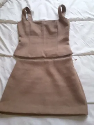 Conjunto Zara Top y Falda Beige