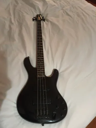Bajo Eléctrico Ibanez EDB600 Ergodyne