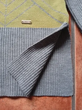 Jersey Trucco cuello alto verde y gris