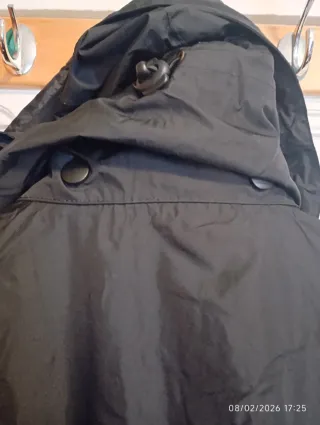 Chaqueta impermeable unisex con capucha