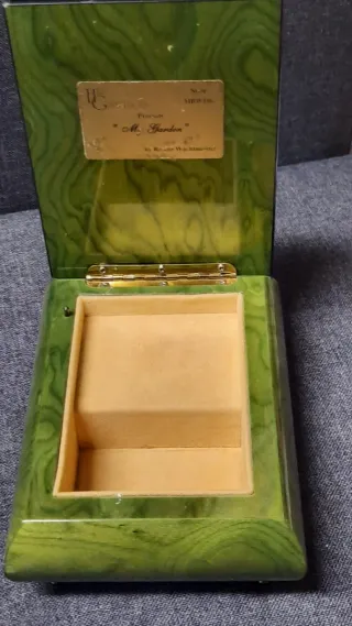 Scatola portagioie con carillon R. Wachtmeister